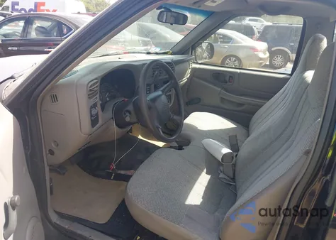 2002 Chevrolet S-10 из США, поврежденный, VIN 1GCCS145628180253